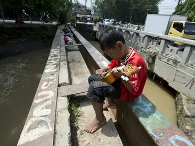Pemenuhan hak anak-anak yang terpinggirkan secara sosial menjadi salah satu seruan Komisi Perlindungan Anak Indonesia (KPAI), (23/7/2014). (ANTARA FOTO/Rosa Panggabean)