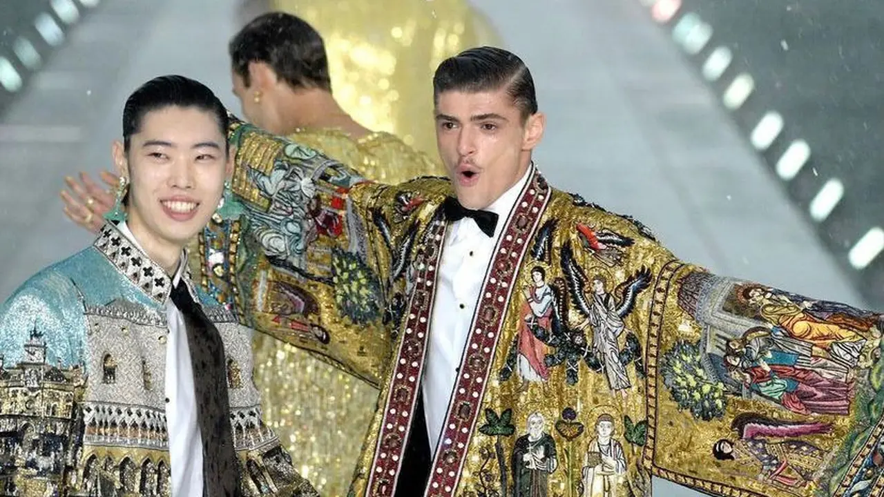 Fashion Show Dolce & Gabbana Diterjang Hujan Es, Penonton Berhamburan