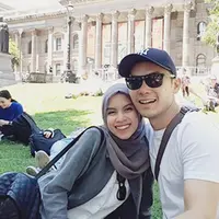 Menurutnya, Ben sangat perhatian dan peduli dengannya dan Sienna. Diakui Ines, lantaran bertaaruf, rasa penasaran itu selalu hadir setiap harinya dan juga rasa cinta dan sayangnya kepada Ben Kasyafani. (Instagram/nesyanabila)