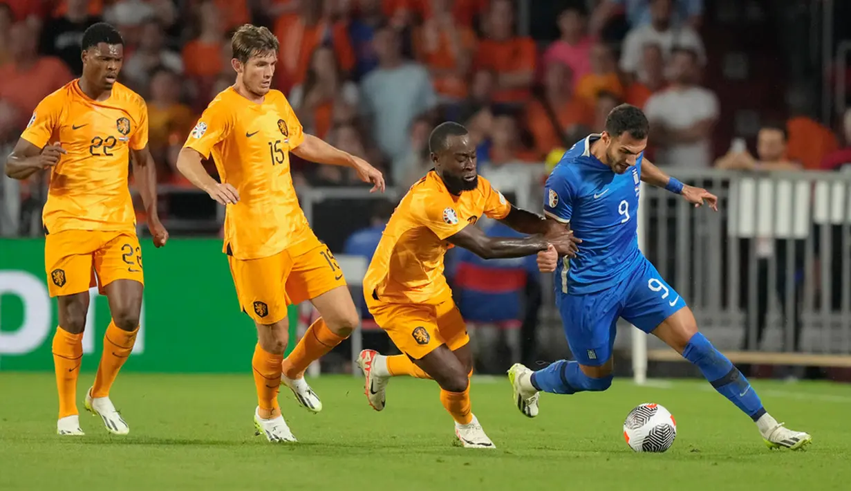 Bermain di kandang sendiri, Belanda memulai laga dengan sangat baik. Pertandingan baru berjalan 17 menit, mereka sudah bisa membuka keunggulan. (AP Photo/Peter Dejong)