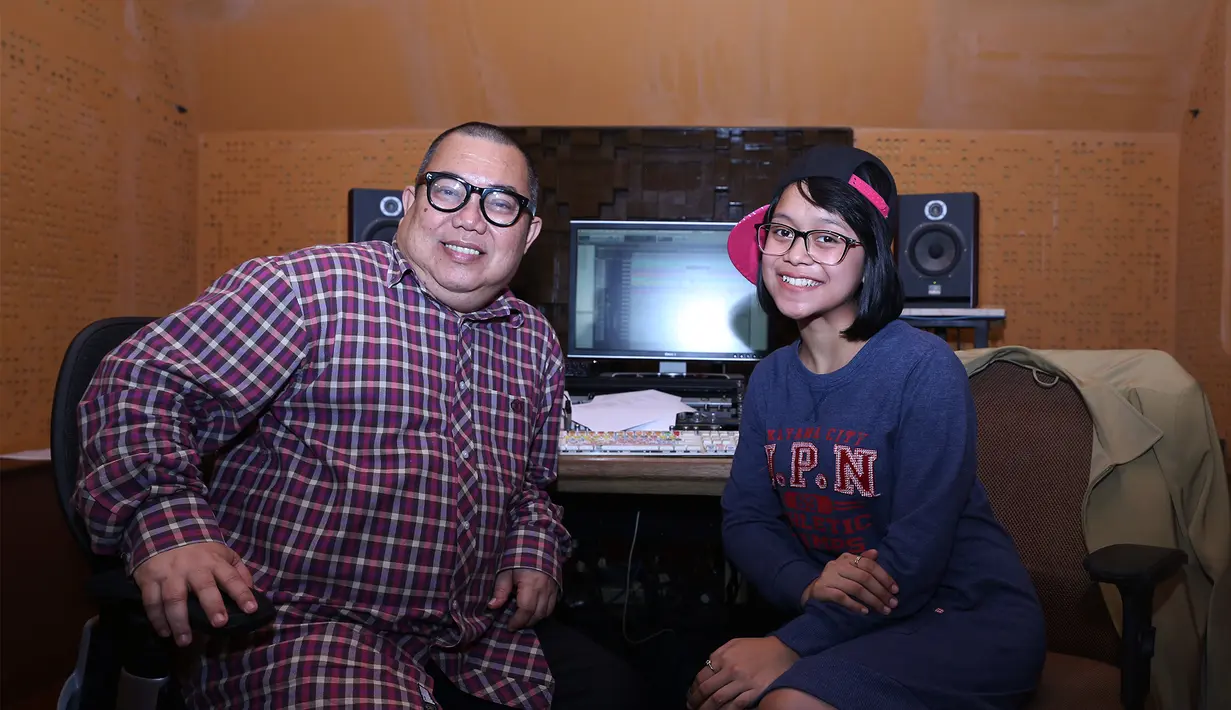 Selain Lesti, pak Ngah juga memberikan lagu buat dua finalis ajang D'Academy Asia lainnya, Danang dan Siha.(Andy Masela/Bintang.com)