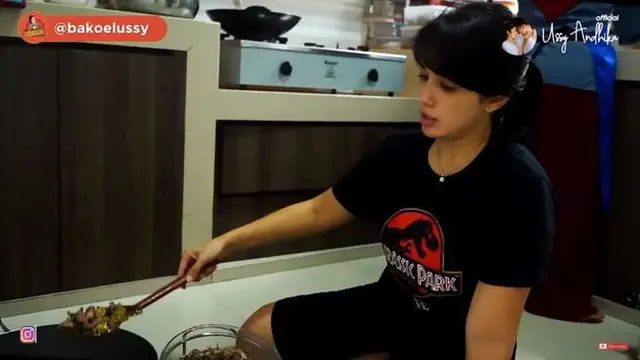 Gaya selebriti masak di dapur