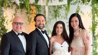 6 Gaya Maia Estianty saat Kondangan di Luar Negeri, Pancarkan Aura Old Money