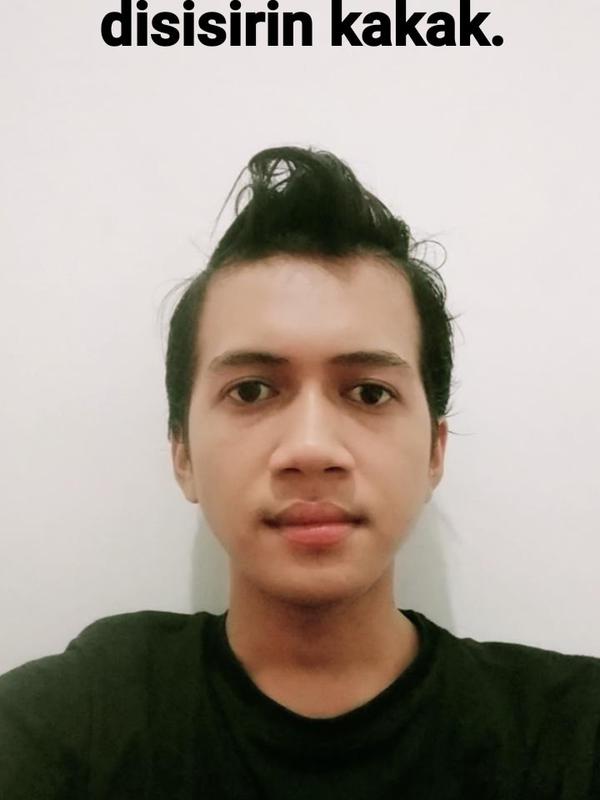 Beda gaya sisir rambut (Sumber: Twitter/itslilfahri)