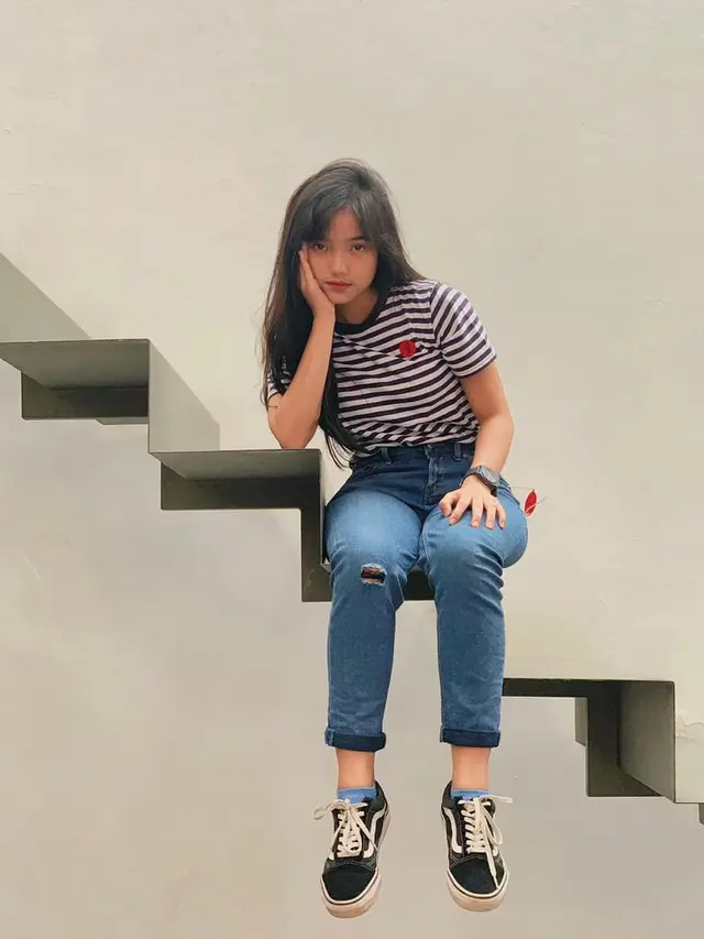 Bantu Asuh Baby Gala, Ini 6 Potret Fuji Adik Bibi Ardiansyah