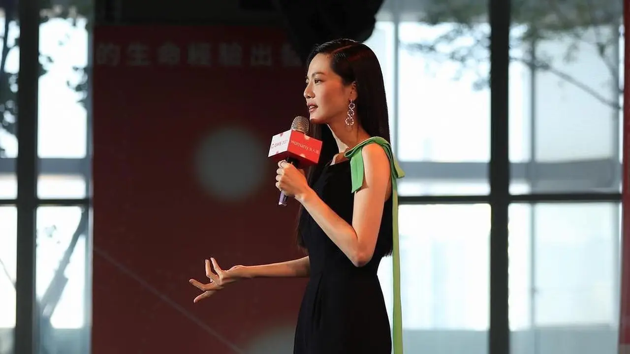 Setelah Beyonce, Busana Peggy Hartanto Digunakan Aktris Taiwan untuk Hadiri Forum Global