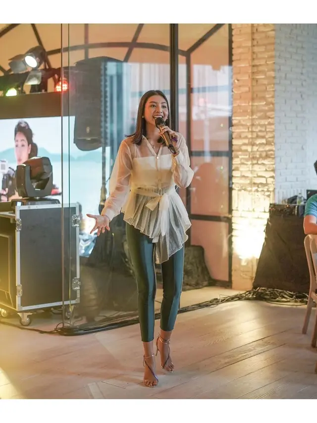 6 Potret Terbaru Liza Elly Mantan Istri Nicky Tirta, Body Goals Bak ABG