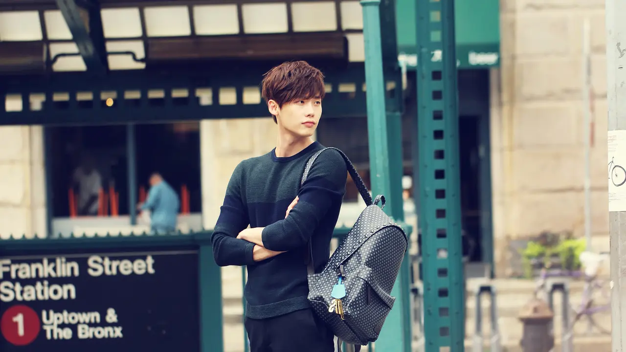 Cerita Lee Jong Suk yang Berusaha Menghipnotis Penggemar