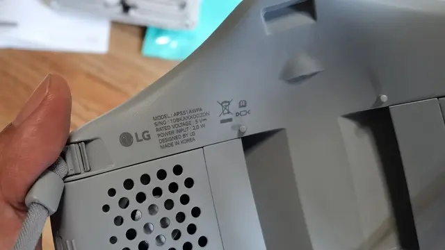 LG PuriCare Wearable Air Purifier Gen 2. Dok: Liputan6.com/Iskandar
