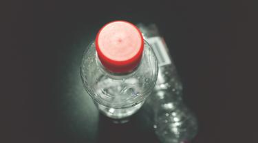 Ubah Botol Plastik untuk Pancuran Air