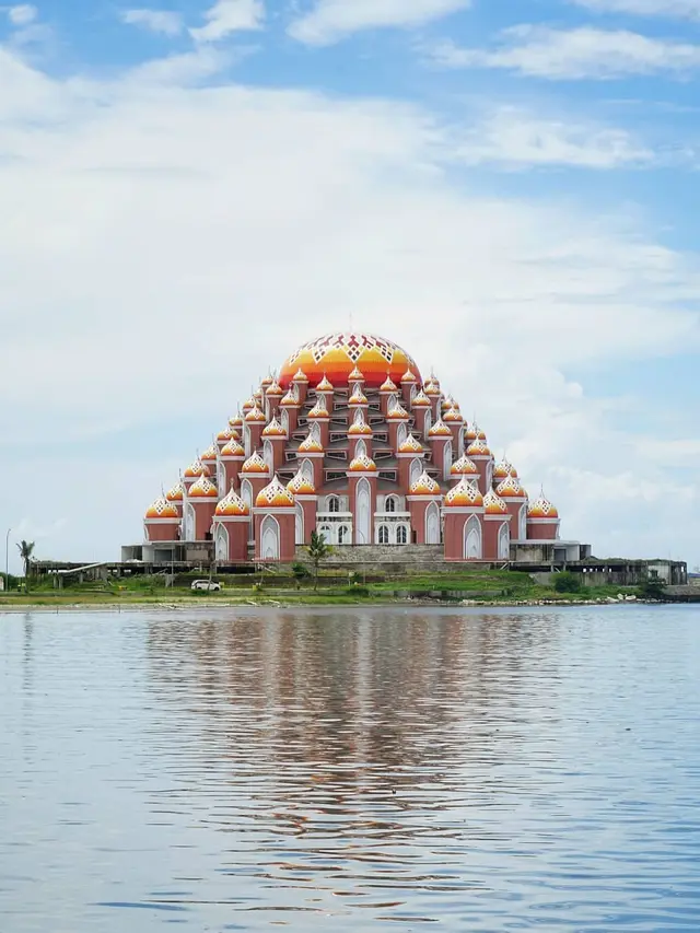 Bernilai Artistik, Ini 7 Masjid Rancangan Ridwan Kamil yang Memukau