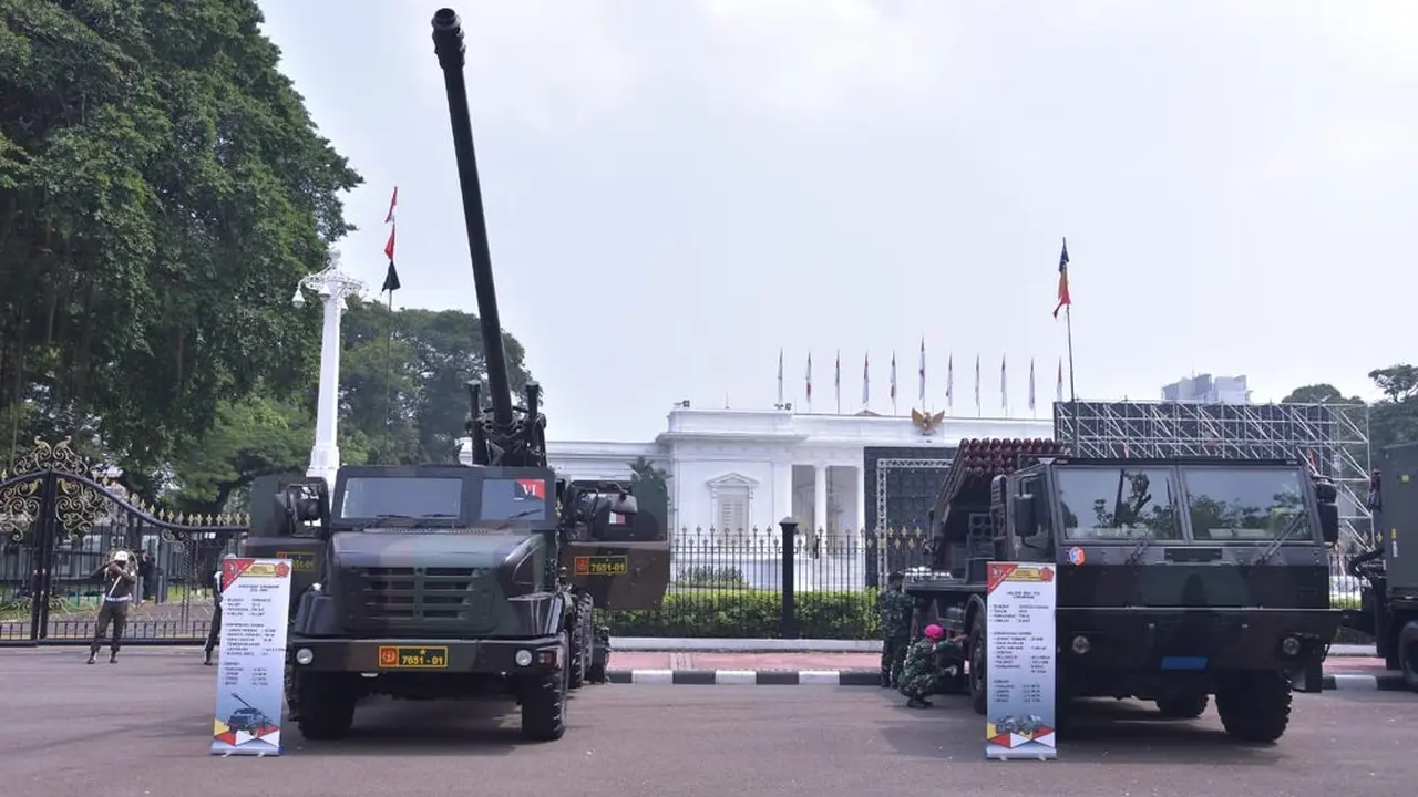 112 Alutsista digelar di depan Istana Merdeka Jakarta dalam rangka HUT ke-76 TNI