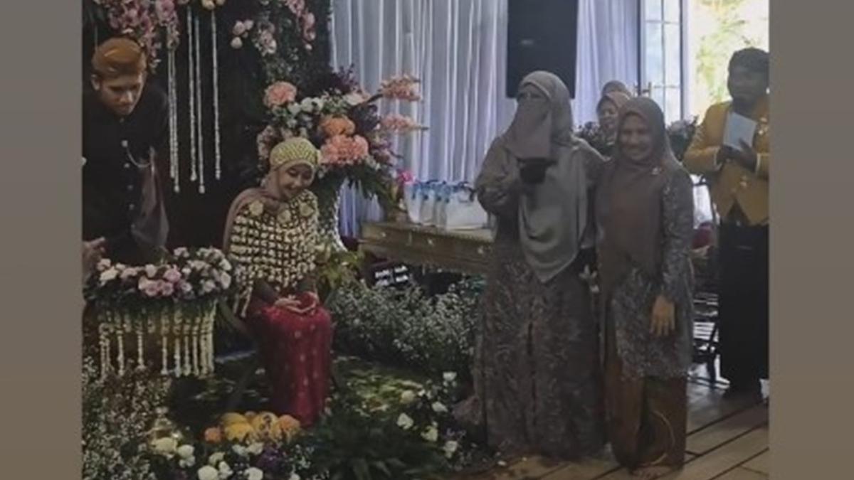 7 Potret Pengajian dan Siraman Tujuh Bulan Kehamilan Adiba Khanza, Dekorasi Menawan