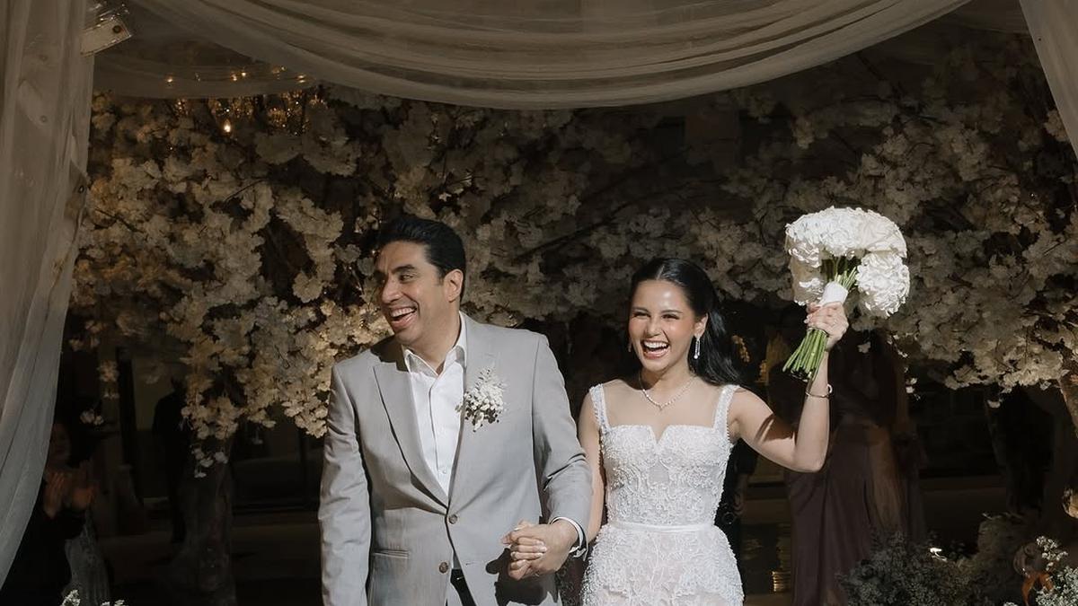 6 Potret Cantik Yunita Siregar Menikah di Hari Valentine, Tampil Bak Cinderella dengan Ball Gown Putih