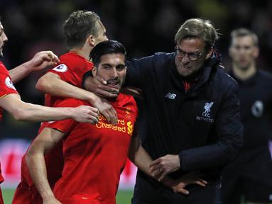 Pelatih Liverpool, Juergen Klopp, merayakan gol yang dicetak Emre Can ke gawang Watford pada laga Premier League di Stadion Vicarage, Watford, Minggu (1/5/2017). Watford kalah 0-1 dari Liverpool. (AFP/Adrian Dennis)