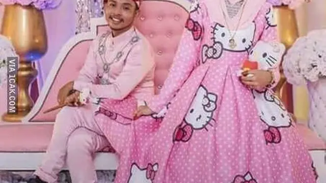 10 Potret Desain Pelaminan Nyeleneh Ini Bikin Tamu Geleng Kepala