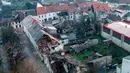 Foto dari udara pada 30 Desember 2020 menunjukkan Kota Petrinja, Kroasia, yang rusak akibat gempa bumi. Beberapa gempa susulan yang kuat terus mengguncang Kroasia tengah pada Rabu (30/12), sehari setelah gempa bermagnitudo 6,4 menimbulkan kerusakan. (Xinhua/Pixsell/Igor Kralj)