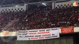 Spanduk dukungan menghiasi tribun penonton dalam pertandingan Indonesia vs Belanda yang digelar di Stadion GBK Jakarta pada 7 Juni 2013 (Liputan6.com/Helmi Fithriansyah)