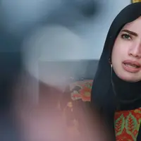 Yulia sendiri mengaku belum lama mengenal pria yang kini sedang digugat cerai oleh istri pertamanya tersebut. Tapi, ia beberpa kali ketemu lantaran untuk mendongkrak suara untuk partainya. (Adrian Putra/Bintang.com)