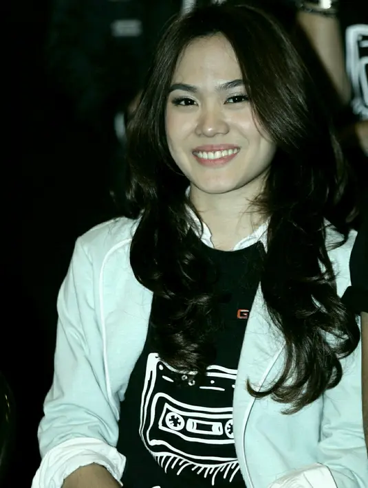 Di film Galih dan Ratna, Sheryl didaulat sebagai pemeran utama yang dipasangkan dengan aktor pendatang baru Refal Hady. Adegan mesra pun menuntut keduanya untuk berciuman, namun Sheryl tak merasakan sulit untuk itu. (Galih W. Satria/Bintang.com)