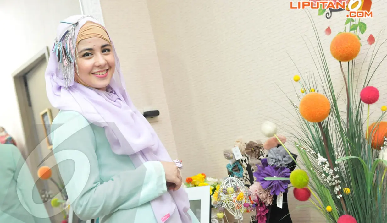 Awalnya, sebelum mantap menggunakan busana muslim, wanita kelahiran Jakarta 12 April 1989 itu, mengaku gerah saat mendapat peran wanita berjilbab (Liputan6.com/Panji Diksana).