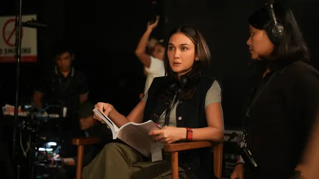 7 Potret Luna Maya Jadi Sutradara di Film Heartbreak Motel yang Tuai Sorotan
