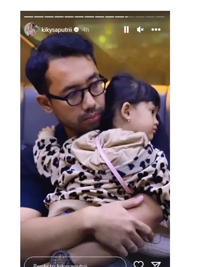 7 Potret Kiky Saputri dan Suami Ajak Anak Angkat Liburan Bersama, Curi Perhatian