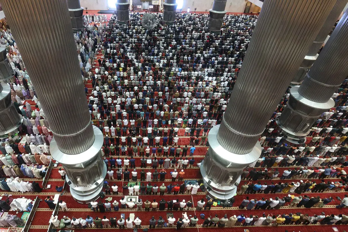 Tarawih Perdana Ramadan 1447 Hijriah, Ribuan Umat Muslim Padati Masjid Istiqlal Jakarta