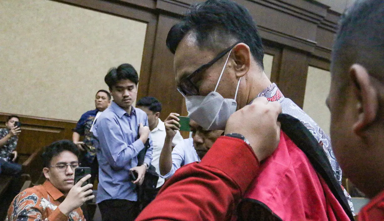 Suap terhadap Muhammad Arif Nuryanta diduga diterima bersama-sama dengan Panitera Muda Perdata PN Jakarta Utara Wahyu Gunawan, beserta tiga hakim yang menyidangkan kasus tersebut, yakni Djuyamto, Ali Muhtarom, dan Agam Syarief Baharudin. (merdeka.com/Arie Basuki)