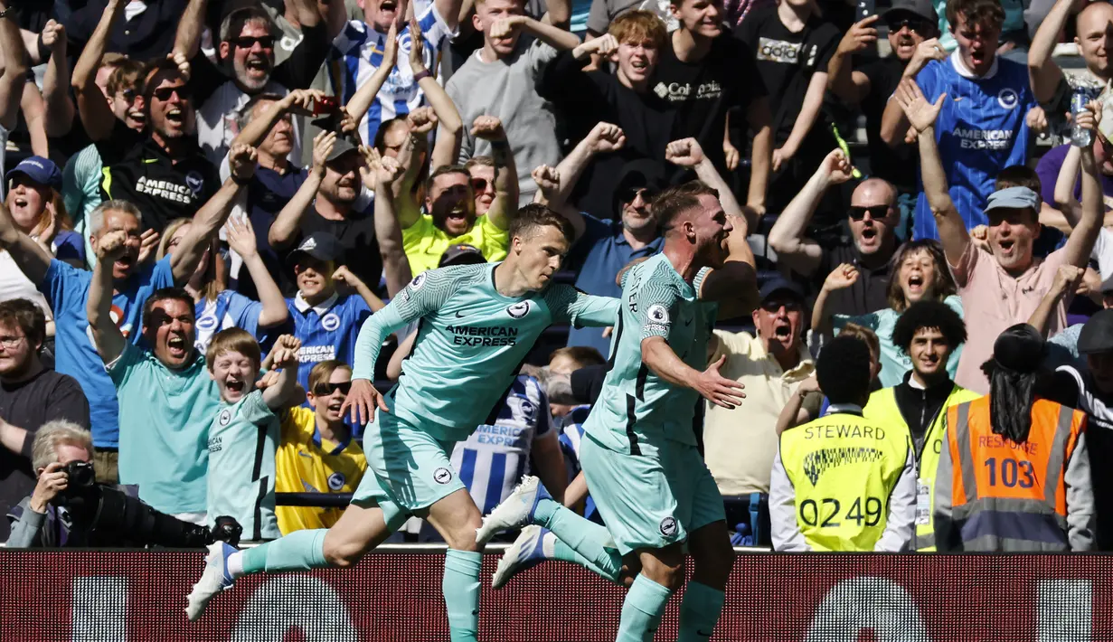 <p>Tottenham Hotspur. Dalam dua pertemuan di Liga Inggris musim 2021/2022 ini, Tottenham Hotspur kehilangan tiga poin dari hasil 1 kali menang dan 1 kali kalah. Kekalahan dengan skor 0-1 terjadi di pekan ke-33 (16/4/2022) saat Spurs menjamu Brighton di The Tottenham Hotspur Stadium. Gol tunggal Brighton dicetak oleh Leandro Trossard di menit ke-90. (AFP/Tolga Akmen)</p>
