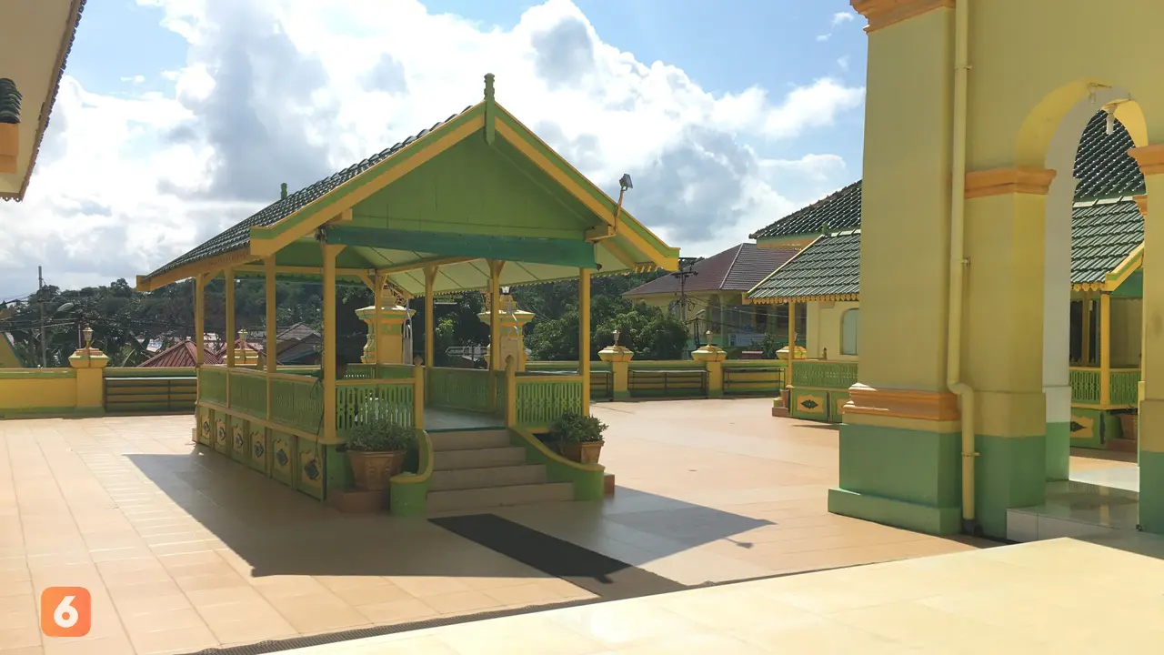 Masjid Raya Sultan Riau Pulau Penyengat