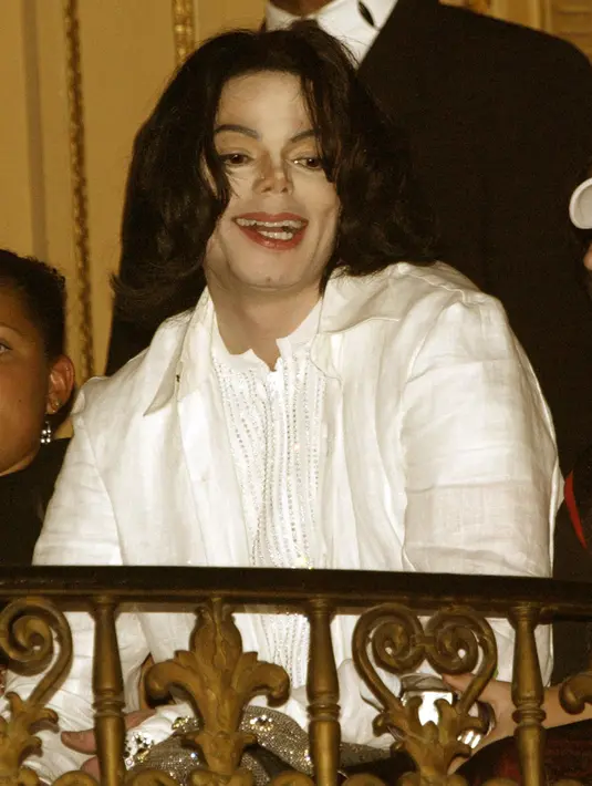 Jacko, begitu sapaan akrab Michael Jackson, dianggap oleh Aaron Carter jika ia mengundang Aaron secara pribadi untuk menyanyi bersama dengan Luther Vandross dan juga Beyonce. (Bintang/EPA)