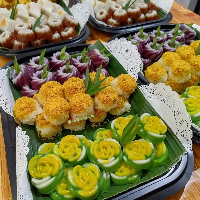 Jaga Warisan Kuliner, @daunpandan_pky Hadirkan Aneka Paket Tampah Jajanan Tradisional
