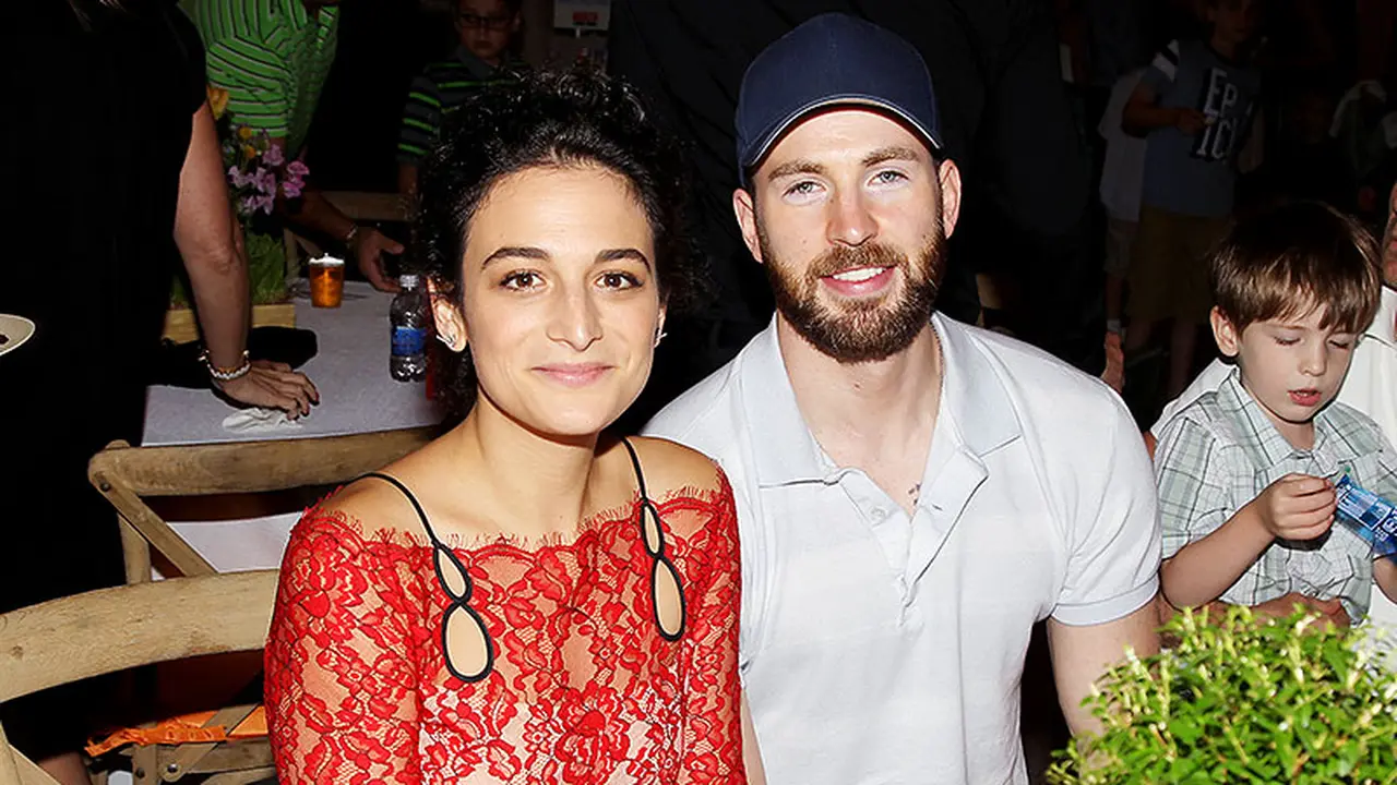 Chris Evans dan Jenny Slate