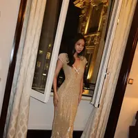 Jennie BLACKPINK tampil memukau dalam gaun nude ilusi berhiaskan manik-manik saat menghadiri peragaan busana haute couture Jean Paul Gaultier untuk musim semi 2025 pada hari Rabu lalu. [@jennierubyjane].