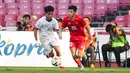 Sayangnya, keunggulan Filipina hanya bertahan selama lima menit. Vietnam berhasil mencetak gol balasan dan membuat kedudukan menjadi imbang 1-1 lewat gol Nguyen Dinh Bac pada menit ke-41. Skor imbang itu bertahan hingga 45 menit pertama berakhir. (Bola.com/Abdul Aziz)