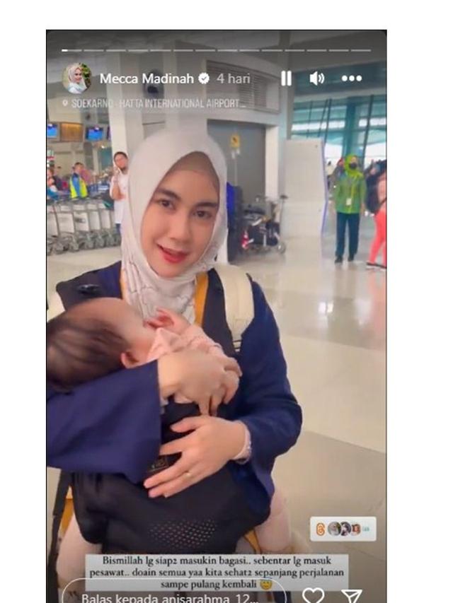 8 Momen Anisa Rahma dan Anandito Dwis Ajak Anak Kembar Jalani Umroh, Curi Perhatian