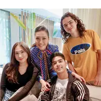 Maia Estianty bareng Laura Moane, Al Ghazali dan Dul Jaelani. (Sumber: Instagram/maiaestiantyreal)