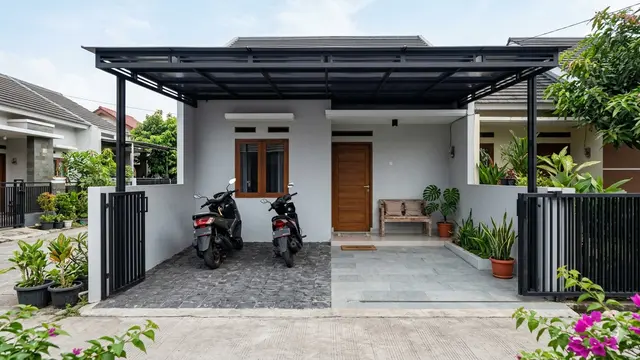 Inspirasi Teras Rumah Jadi Garasi Motor Estetik Tanpa Tambah Lahan
