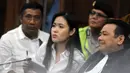 Terdakwa Jessica Kumala Wongso menjalani sidang ketujuh kasus kematian Wayan Mirna Salihin di PN Jakarta Pusat, Kamis (21/7). Sidang kali ini, Jaksa Penuntut Umum (JPU) menghadirkan barista kafe Olivier, Rangga, sebagai saksi. (Liputan6.com/Helmi Afandi)