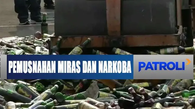 3 ribu lebih minuman keras, 9 ribu gram lebih ganja dan 3 ribu gram lebih sabu dimusnahkan dengan cara digilas dan dibakar.