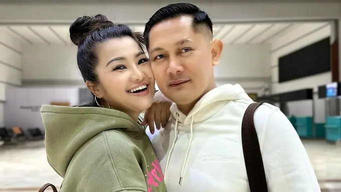 [Fimela] Fitri Carlina dan Hendra Sumendap