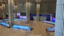 Imbas status siaga tinggi terhadap antisipasi serangan dari Iran, Israel resmi menutup wilayah udaranya untuk lepas landas dan mendarat di  Bandara Ben Gurion dekat Tel Aviv pada 13 Juni 2025. (GIL COHEN-MAGEN/AFP)