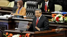 Presiden RI ke-6 sekaligus Chair of Global Green Growth Institute Susilo Bambang Yudhoyono berpidato pada Konferensi Parlemen Asia Afrika, Jakarta, Kamis (23/04/2015). SBY berharap Asia-Afrika terbebas dari kemiskinan. (Liputan6.com/Andrian M Tunay)