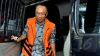 Mantan Menteri Energi Sumber Daya Mineral (ESDM) Jero Wacik saat tiba di Gedung KPK, Jakarta, Selasa (12/5/2015). Jero diperiksa untuk kasus pemerasan saat ia menjabat sebagai Menteri ESDM. (Liputan6.com/Helmi Afandi) 