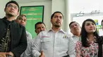Sandy Tumiwa (kiri) bersama Tessa Kaunang dan kuasa hukumnya Sunan Kalijaga (tengah) saat menggelar mediasi di Pengadilan Negeri Jakarta Selatan, Kamis (1/3). (Liputan6.com/Pool/Adrian)