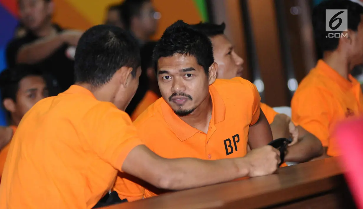 Pemain Persija. Bambang Pamungkas saat menghadiri syukuran gelar juara Piala Presiden 2018 bersama Dewan Pembina Persija Komjen Pol Syafruddin di Jakarta, Senin (19/2). (Liputan6.com/Helmi Fithriansyah)