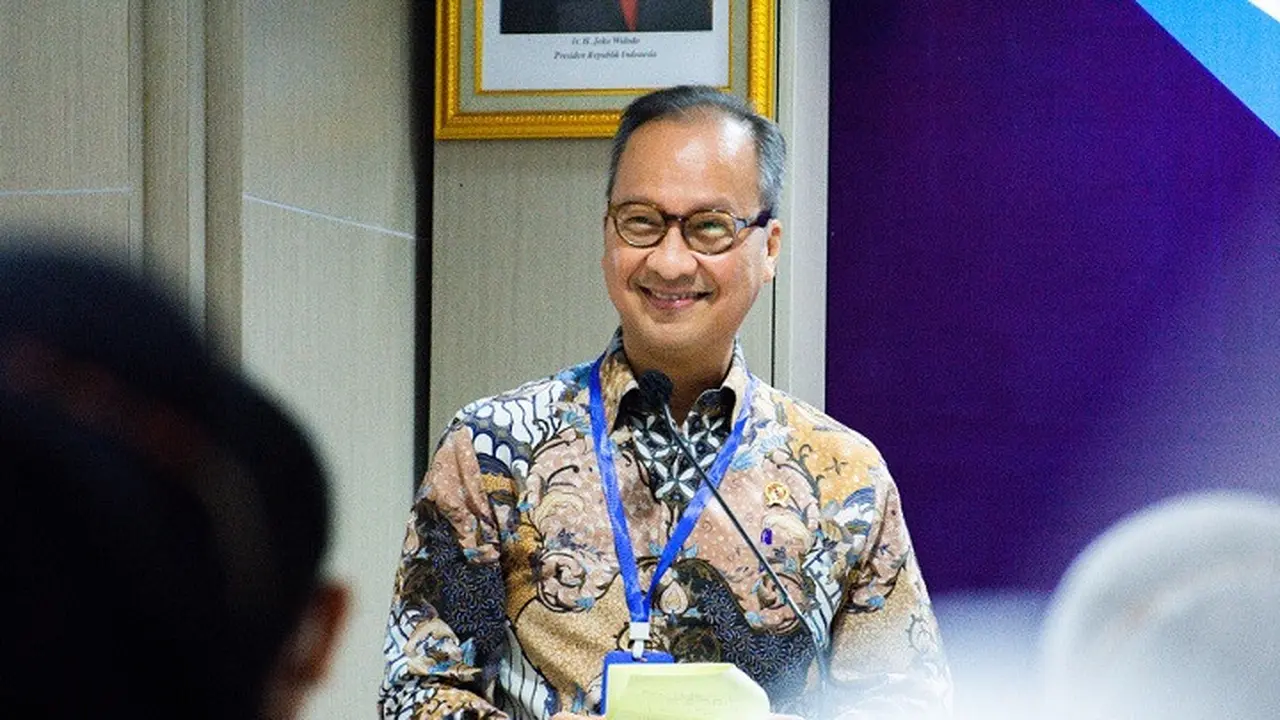 Menteri Perindustrian Agus Gumiwang Kartasasmita
