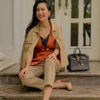 Hermes Birkin Bag 25 Black Togo Leather Gold Hardware, Rp 359 juta rupiah. Tas hitam klasik yang sangat elegan. (Foto: Instagram/ Bunga Zainal)