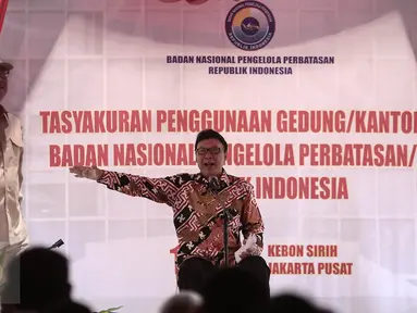 Mendagri Tjahjo Kumolo memberi sambutan pada peresmian Kantor Badan Nasional Pengelola Perbatasan (BNPP), Jakarta, Kamis (19/5). Keberadaan kantor baru itu diharap dapat memperlancar kordinasi BNPP dengan sejumlah stakeholders (Liputan6.com/Faizal Fanani)